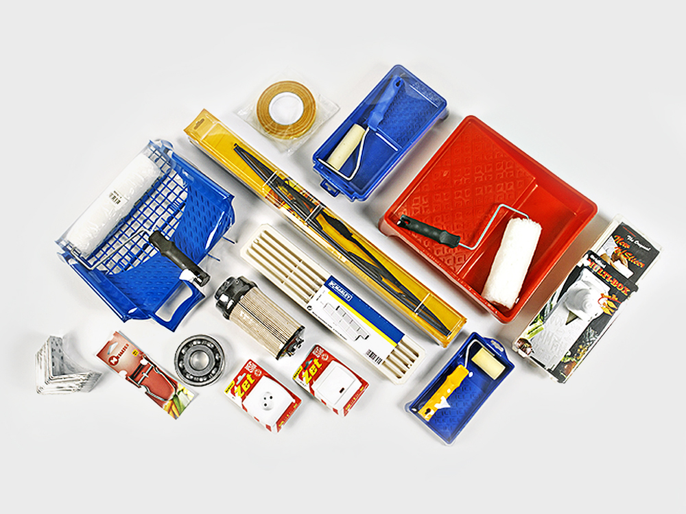 Baumarkt-Artikel in unterschiedlicher Größe in Folienverpackung