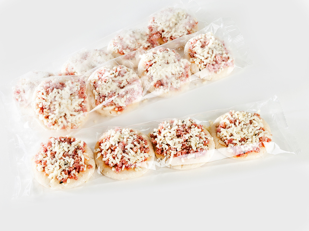 Mehrere Mini-Pizzen in transparenter Flowpack-Folienverpackung